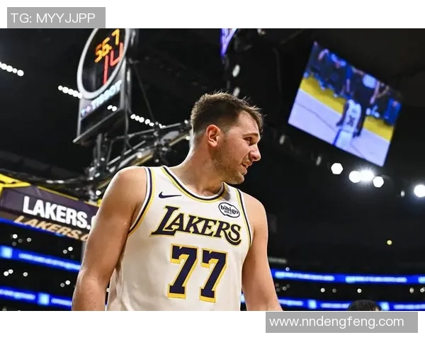 湖人对决老鹰精彩回顾0108比赛中双方球员表现亮眼引发热议